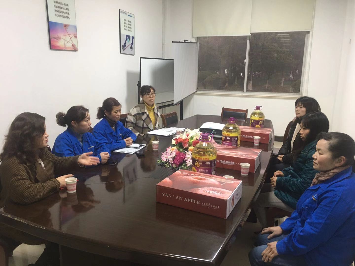 公司工会慰问困难员工